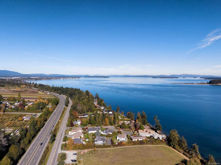 2545 Newman Road, Central Saanich, BC, V8M 1V1 - 34
