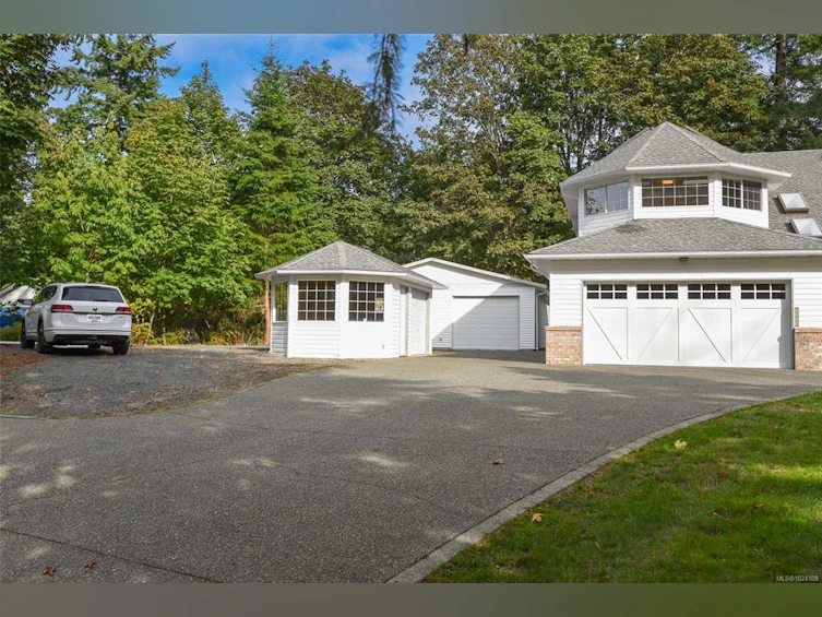 8868 Erickson Place, Black Creek, BC, V9J 1H9 - 24