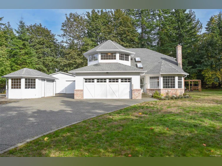 8868 Erickson Place, Black Creek, BC, V9J 1H9 - 9