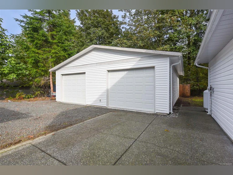 8868 Erickson Place, Black Creek, BC, V9J 1H9 - 28