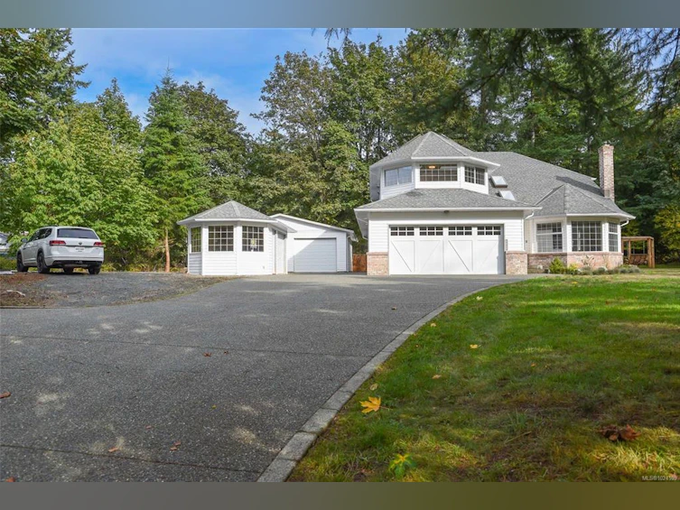 8868 Erickson Place, Black Creek, BC, V9J 1H9 - 12