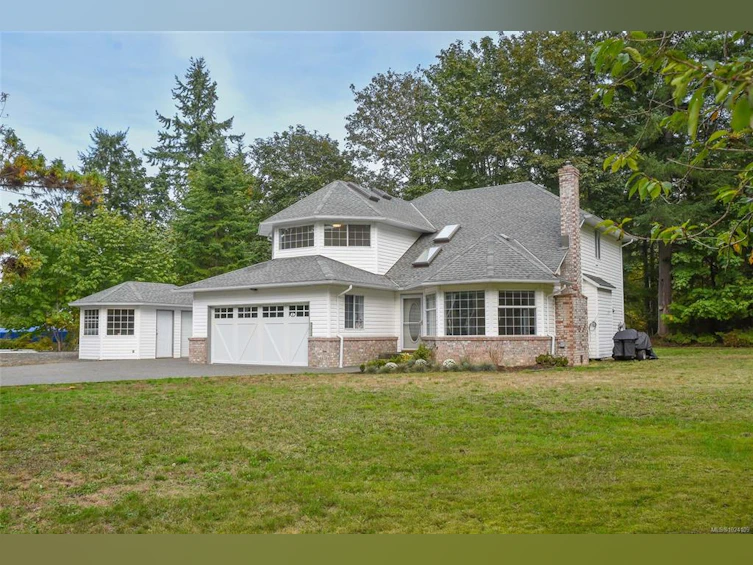 8868 Erickson Place, Black Creek, BC, V9J 1H9