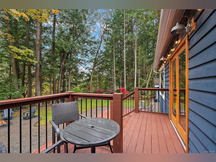 1409 Hillgrove Road, North Saanich, BC, V8L 5K6 - 38