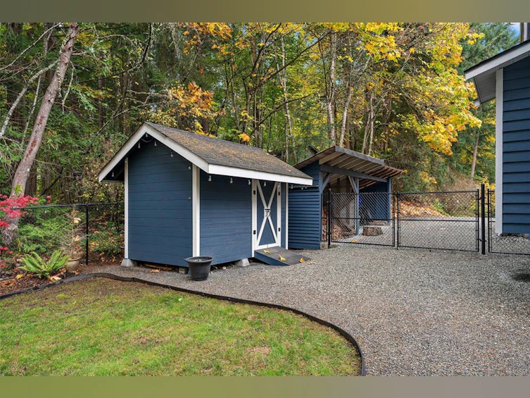 1409 Hillgrove Road, North Saanich, BC, V8L 5K6 - 39