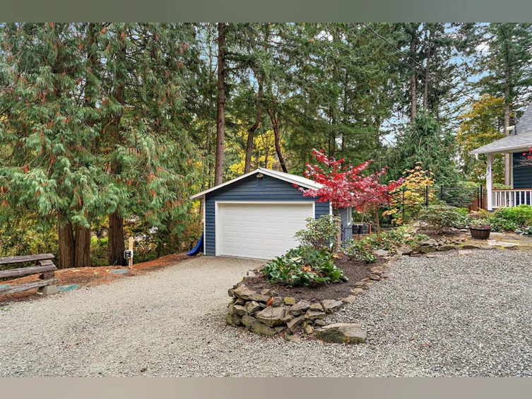 1409 Hillgrove Road, North Saanich, BC, V8L 5K6 - 30