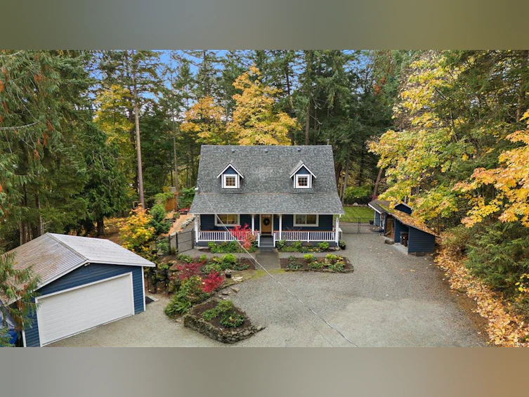 1409 Hillgrove Road, North Saanich, BC, V8L 5K6 - 2