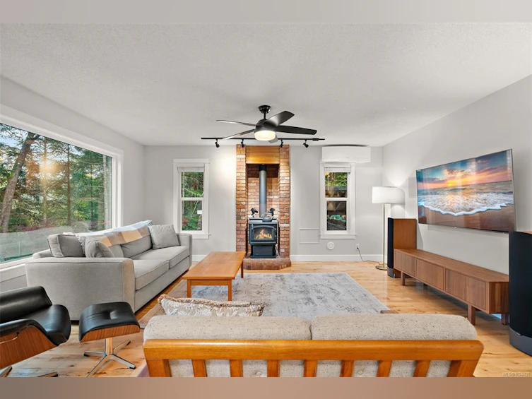 1409 Hillgrove Road, North Saanich, BC, V8L 5K6 - 17