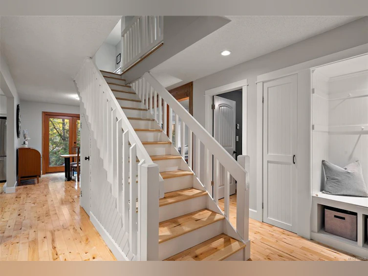 1409 Hillgrove Road, North Saanich, BC, V8L 5K6 - 8