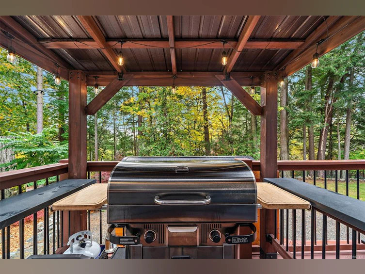 1409 Hillgrove Road, North Saanich, BC, V8L 5K6 - 37