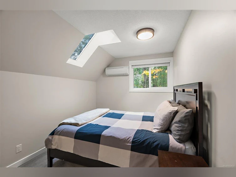 1409 Hillgrove Road, North Saanich, BC, V8L 5K6 - 22
