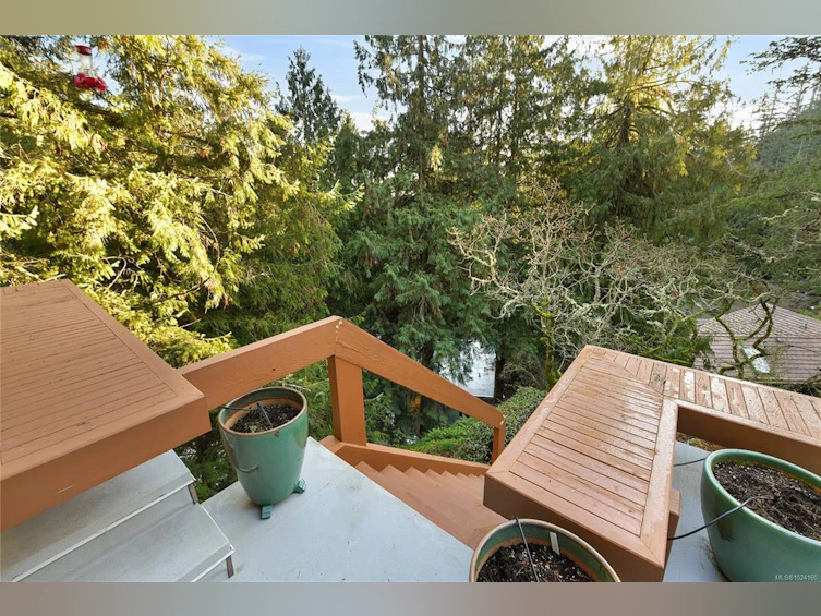 4662 Amblewood Drive, Saanich, BC, V8Y 1C2 - 77