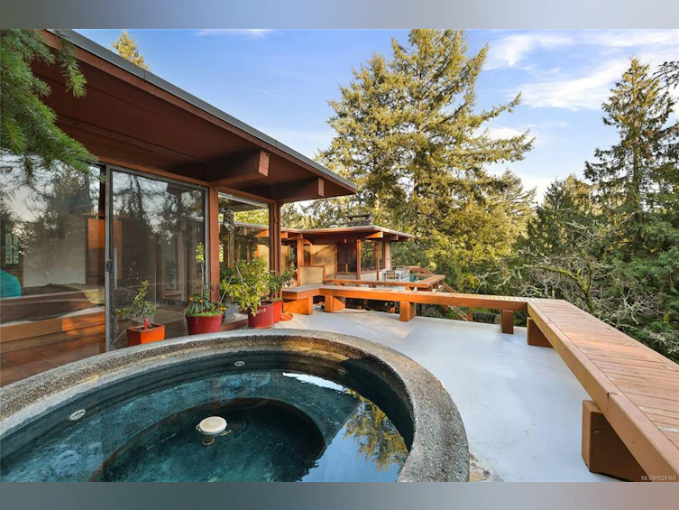 4662 Amblewood Drive, Saanich, BC, V8Y 1C2 - 31