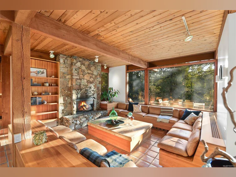 4662 Amblewood Drive, Saanich, BC, V8Y 1C2 - 13