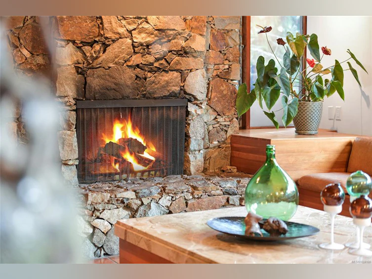 4662 Amblewood Drive, Saanich, BC, V8Y 1C2 - 14