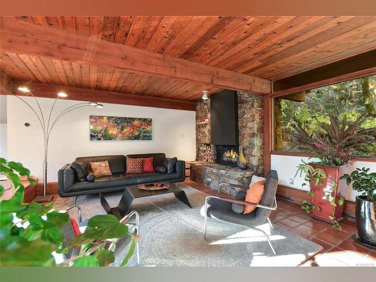 4662 Amblewood Drive, Saanich, BC, V8Y 1C2 - 5