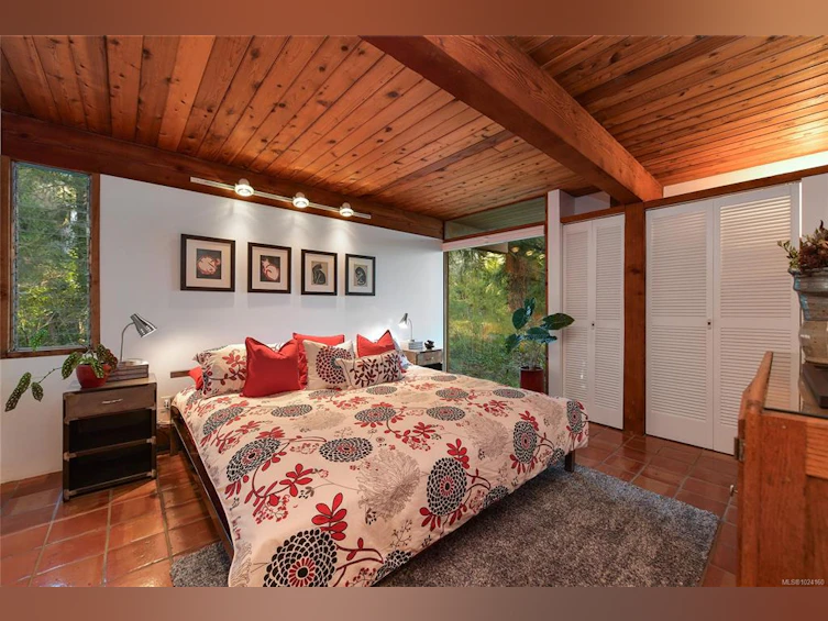 4662 Amblewood Drive, Saanich, BC, V8Y 1C2 - 42