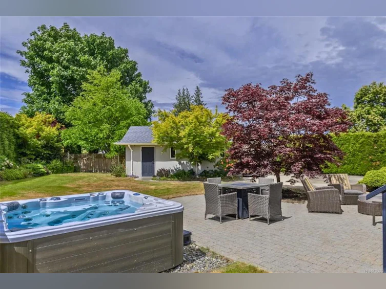 1112 Aery View Way, French Creek, BC, V9P 2N9 - 8