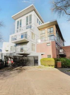 201 606 Speed Avenue