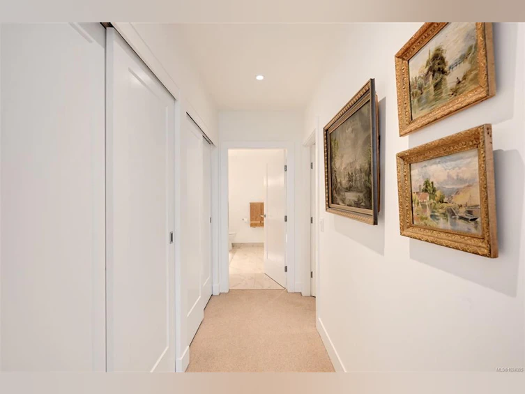 202-5388 Hill Rise Terrace, Saanich, BC, V8Y 3K2 - 40