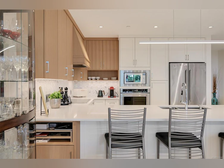 202-5388 Hill Rise Terrace, Saanich, BC, V8Y 3K2 - 25