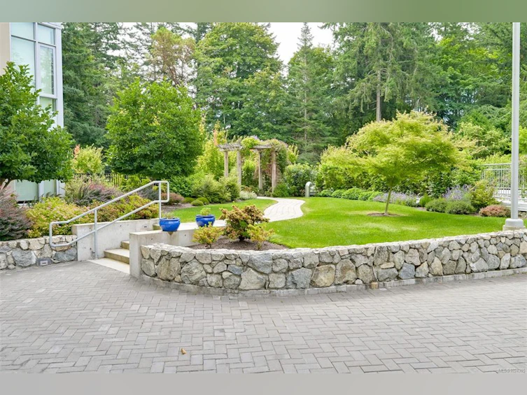 202-5388 Hill Rise Terrace, Saanich, BC, V8Y 3K2 - 63