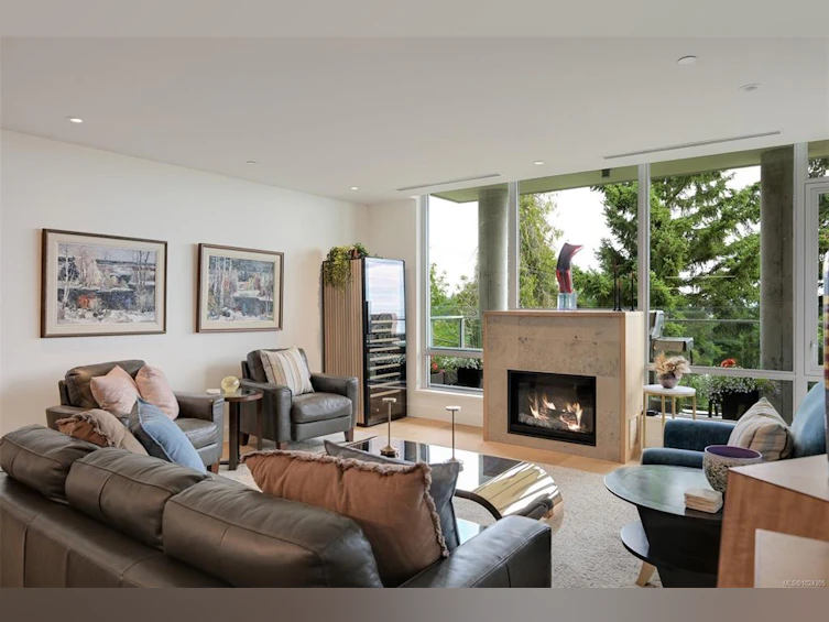 202-5388 Hill Rise Terrace, Saanich, BC, V8Y 3K2 - 6