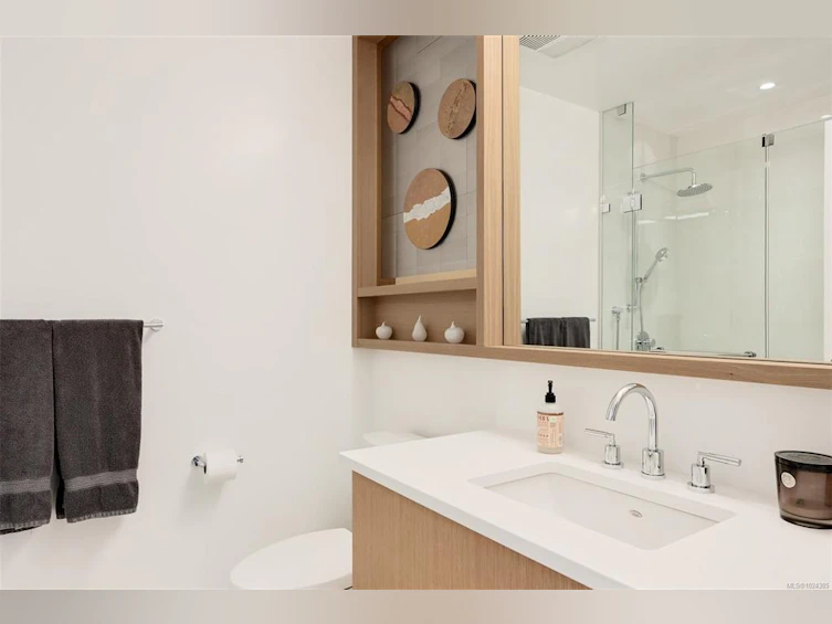 202-5388 Hill Rise Terrace, Saanich, BC, V8Y 3K2 - 46