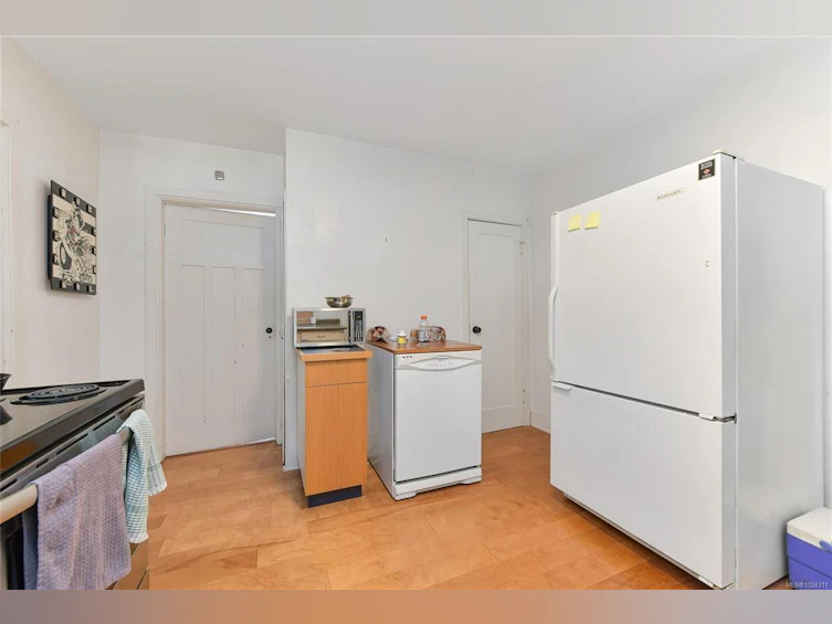 1715 Carrick Street, Victoria, BC, V8R 2M1 - 6