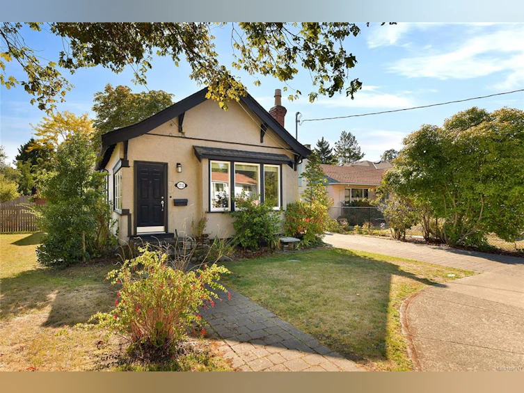 1715 Carrick Street, Victoria, BC, V8R 2M1 - 14