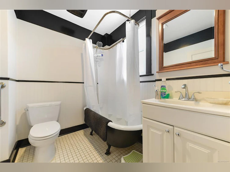 1715 Carrick Street, Victoria, BC, V8R 2M1 - 10