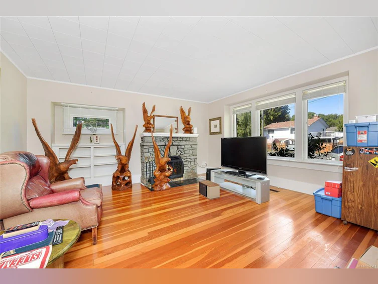 1715 Carrick Street, Victoria, BC, V8R 2M1 - 2