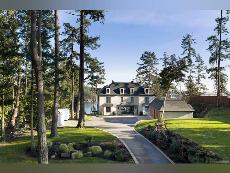 10865 Fernie Wynd Road, North Saanich, BC, V8L 5H8 - 2