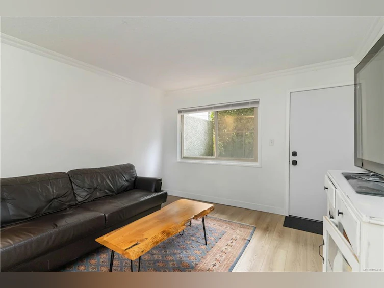 16-477 Lampson Street, Esquimalt, BC, V9A 5Z4 - 3