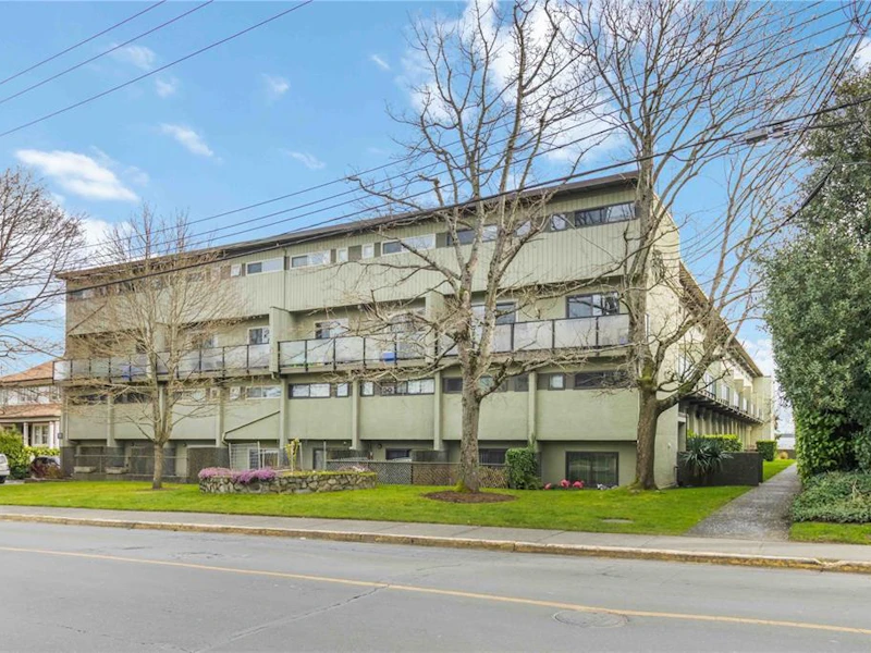 16 - 477 Lampson Street, Esquimalt BC V9A 5Z4