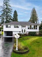691 Victoria Crescent