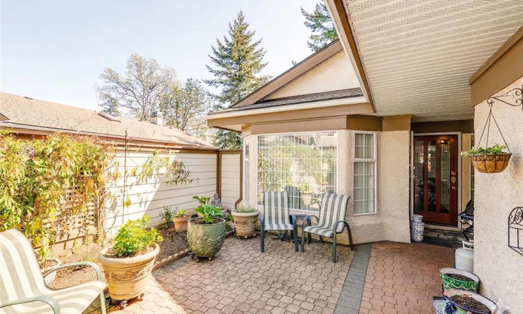 22-901 Kentwood Lane