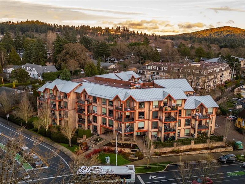103 - 4529 West Saanich Road, Saanich BC V8Z 3G3