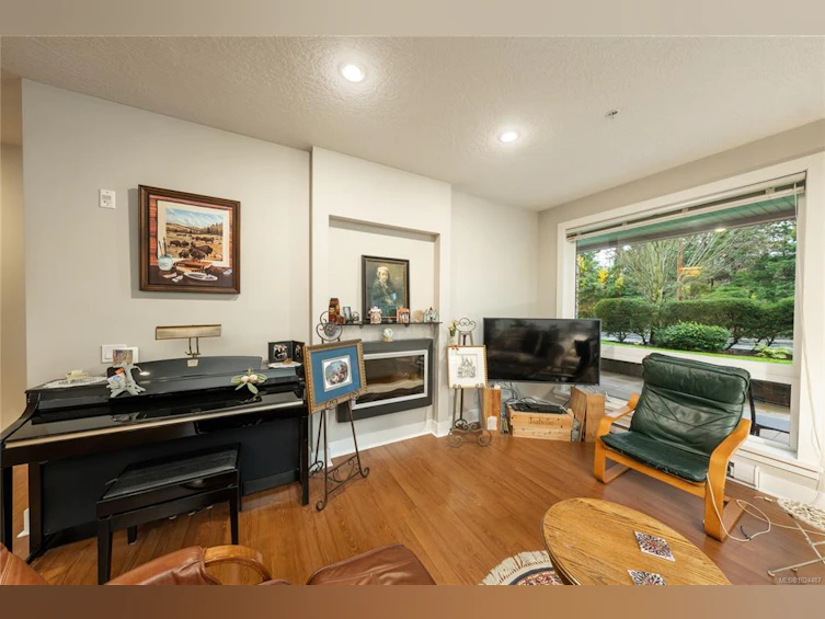 103-4529 West Saanich Road, Saanich, BC, V8Z 3G3 - 8
