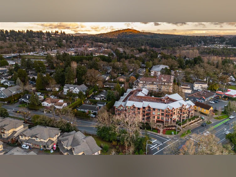 103-4529 West Saanich Road, Saanich, BC, V8Z 3G3 - 28