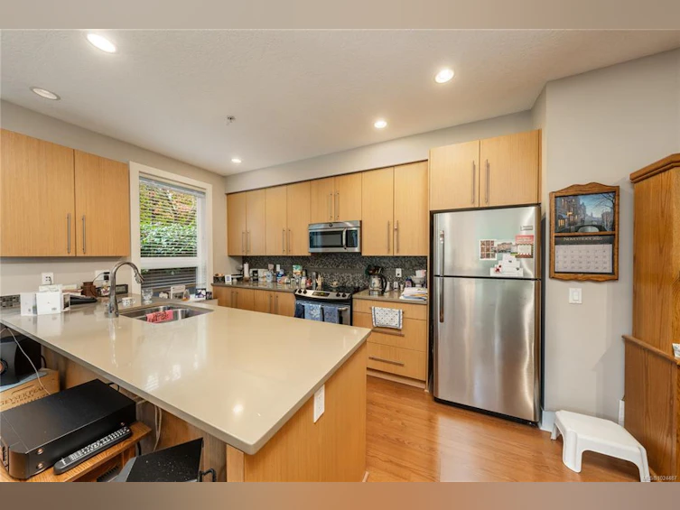 103-4529 West Saanich Road, Saanich, BC, V8Z 3G3 - 9