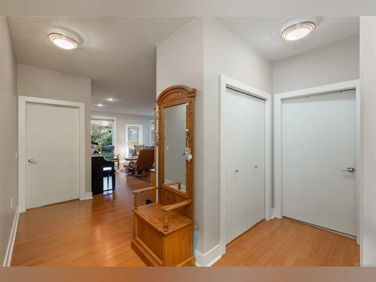 103-4529 West Saanich Road, Saanich, BC, V8Z 3G3 - 5