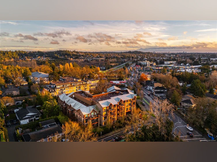 103-4529 West Saanich Road, Saanich, BC, V8Z 3G3 - 2