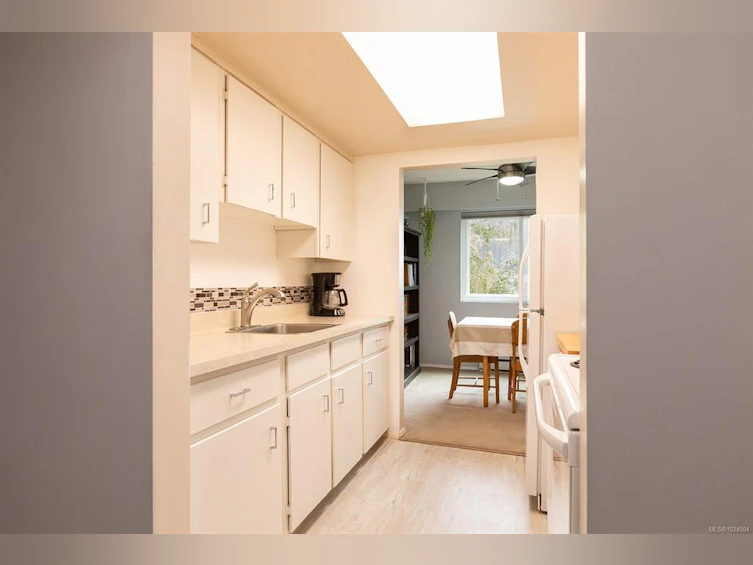 305-1151 Oscar Street, Victoria, BC, V8V 2X5 - 5