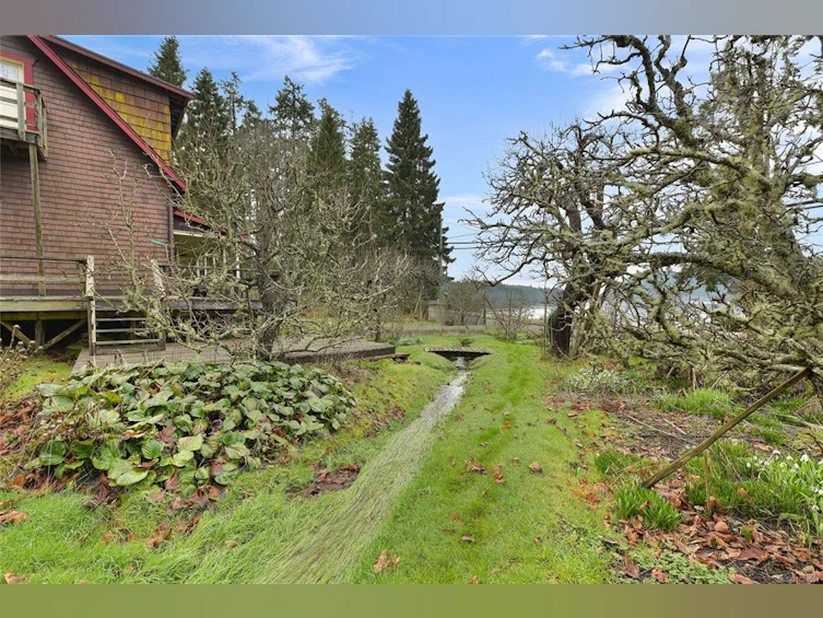 417 Sunset Place, Mayne Island, BC, V0N 2J2 - 40