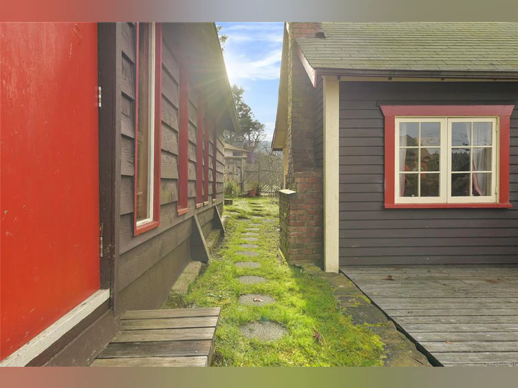 417 Sunset Place, Mayne Island, BC, V0N 2J2 - 45