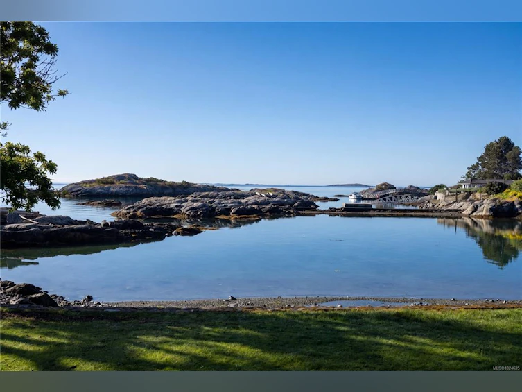 3175 Beach Drive, Oak Bay, BC, V8R 6L7 - 97