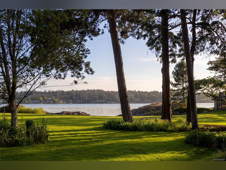 3175 Beach Drive, Oak Bay, BC, V8R 6L7 - 93