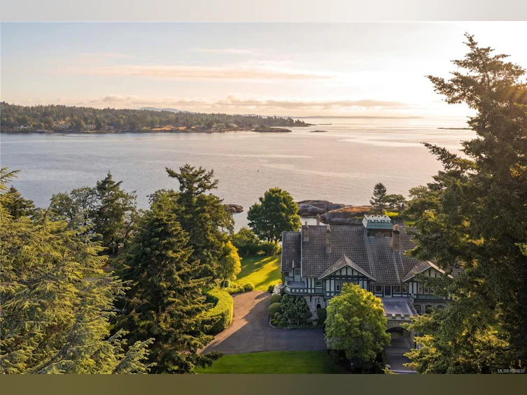 3175 Beach Drive, Oak Bay, BC, V8R 6L7 - 4