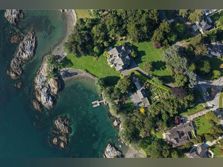 3175 Beach Drive, Oak Bay, BC, V8R 6L7 - 2
