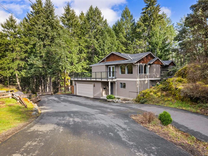 530 Lone Tree Place, Highlands BC V9B 6G9